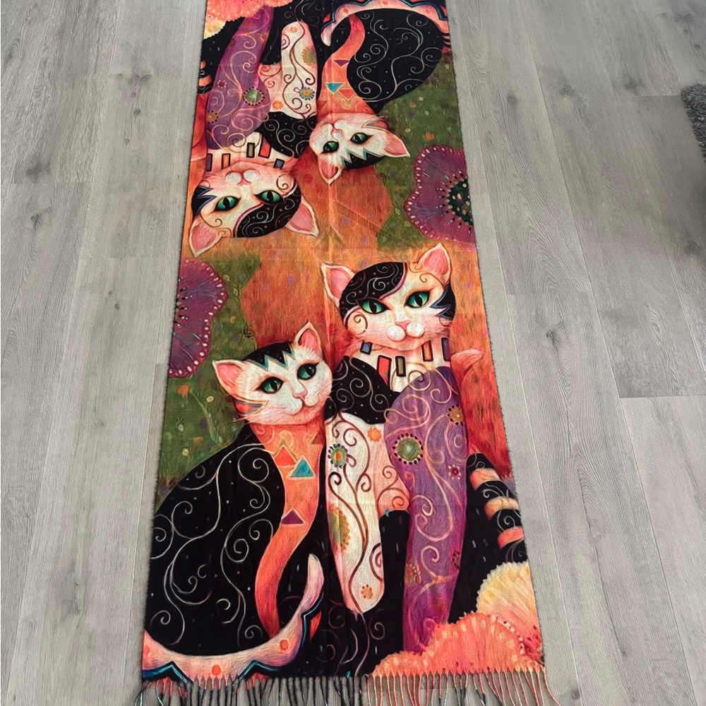 Colorful Cat-Themed shawl - Picture 3 of 5